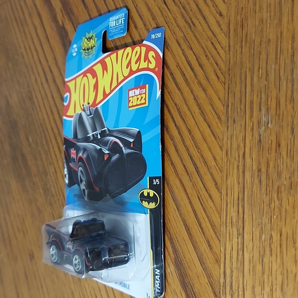Hot Wheels Classic TV Series Batmobile - Picture 5 of 8